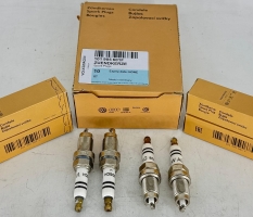 Свеча зажигания Passat 2.0 06-11 04-15 Polo VOIKSWAGEN
